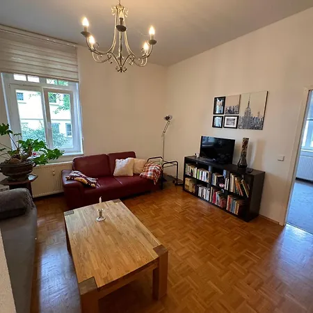 Geraeumiges 2-Raum-Apartment Mit Loggia Lipsk Zewnętrze zdjęcie