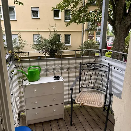 Geraeumiges 2-Raum-Apartment Mit Loggia Lipsk Zewnętrze zdjęcie