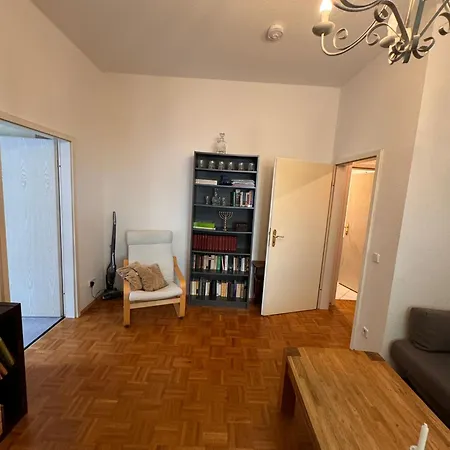 Geraeumiges 2-Raum-Apartment Mit Loggia Lipsk Zewnętrze zdjęcie