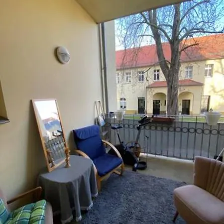Geraeumiges 2-Raum-Apartment Mit Loggia Lipsk Zewnętrze zdjęcie