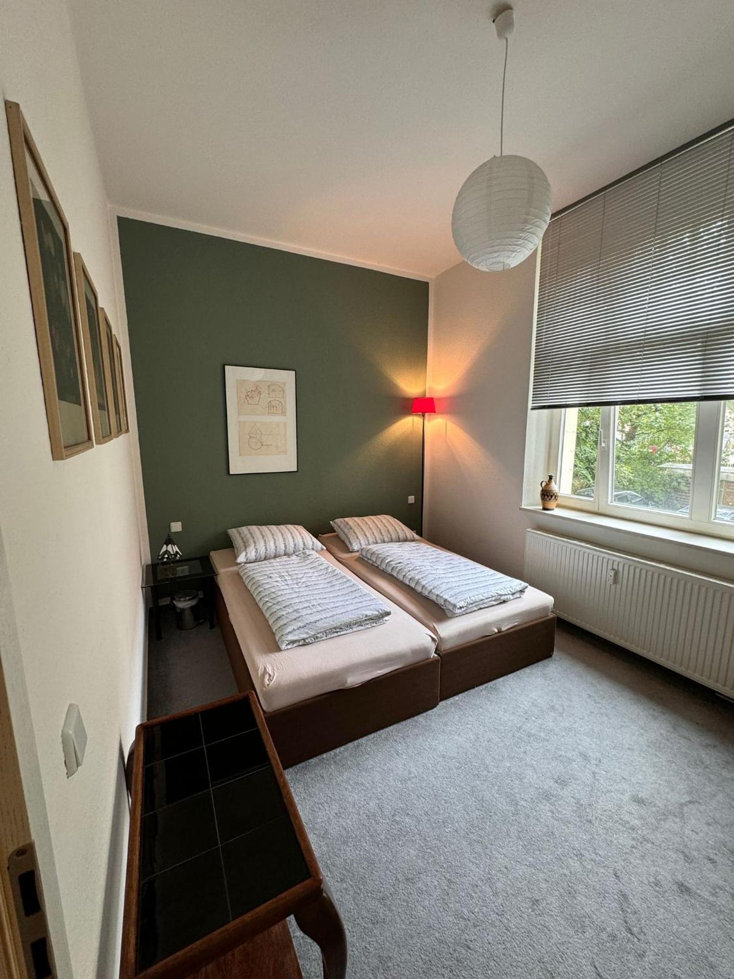 Geraeumiges 2-raum-apartment Mit Loggia Apartment