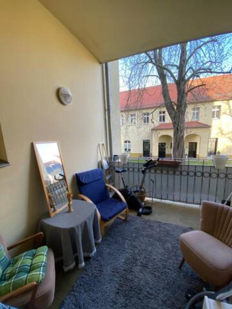 Geraeumiges 2-raum-apartment Mit Loggia Apartment